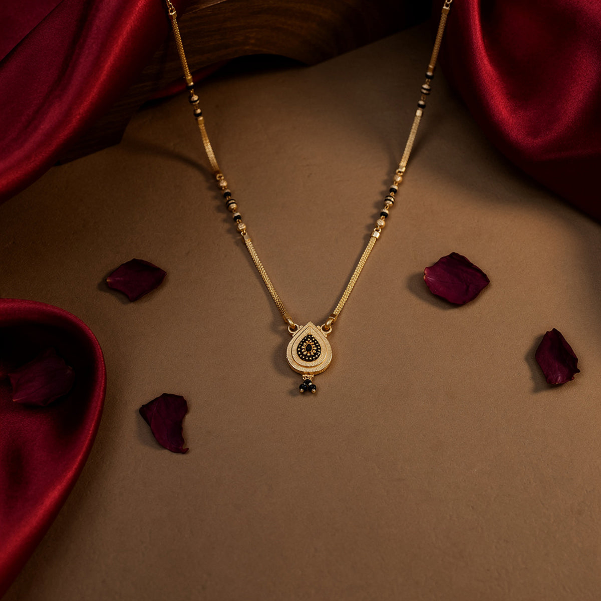 Fine Gold Mangalsutra Chain with Circular Pendant