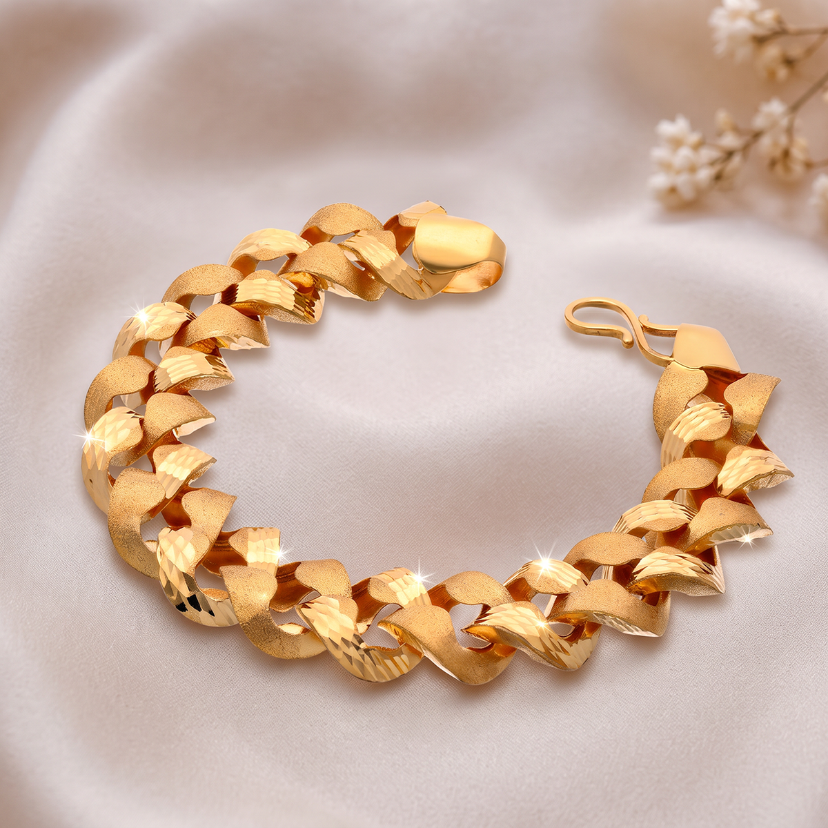 Royal Twist Link Bracelet