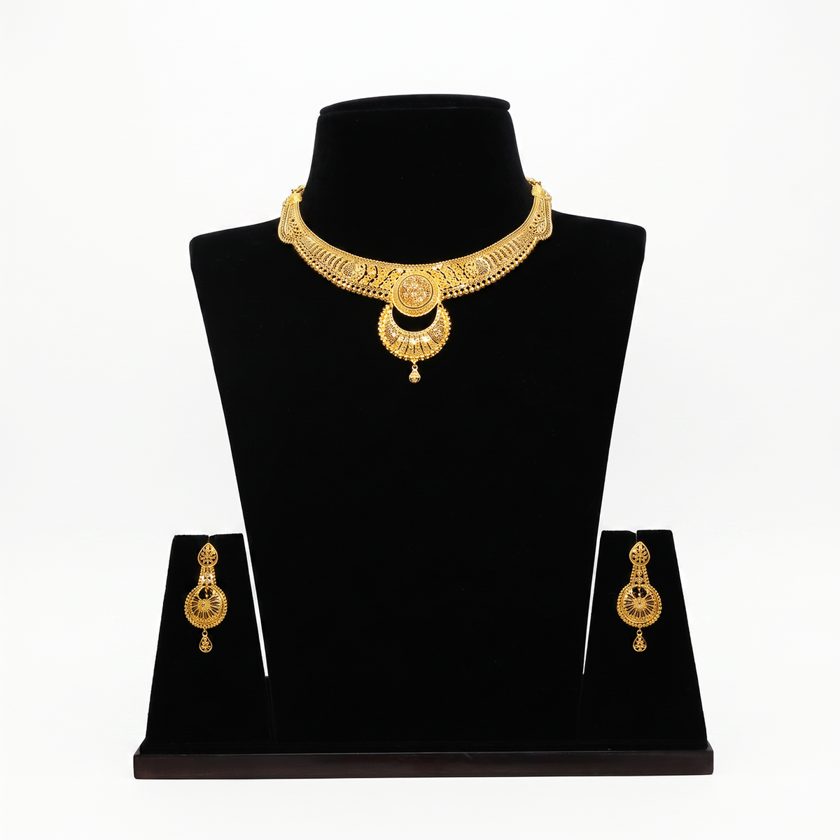 Graceful Gold Choker with Central Drop
