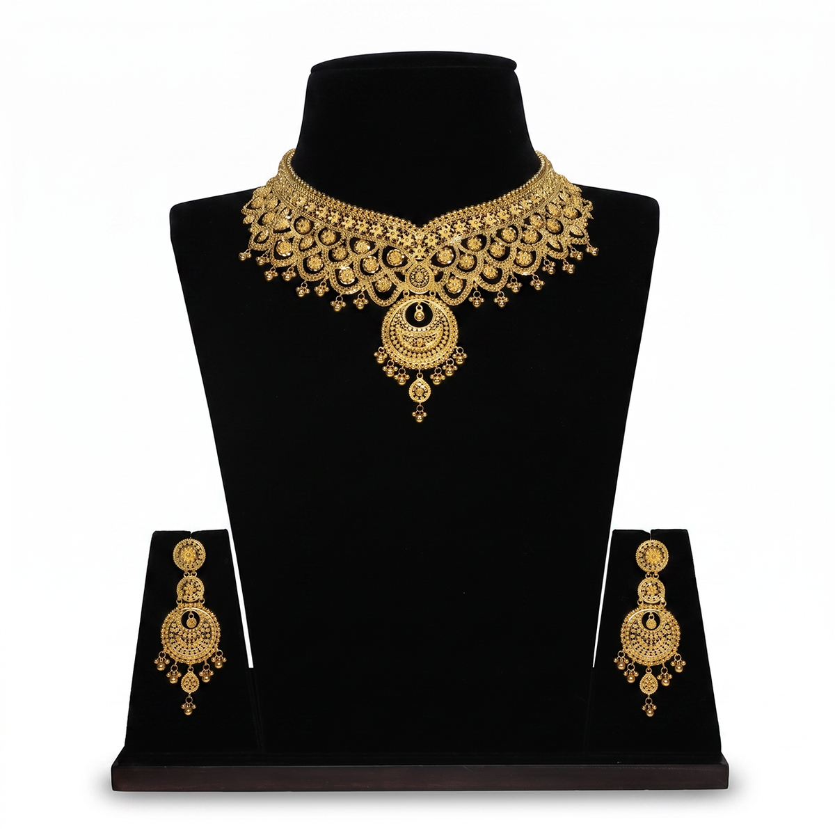 Grand Traditional Gold Necklace with Ornate Pendant
